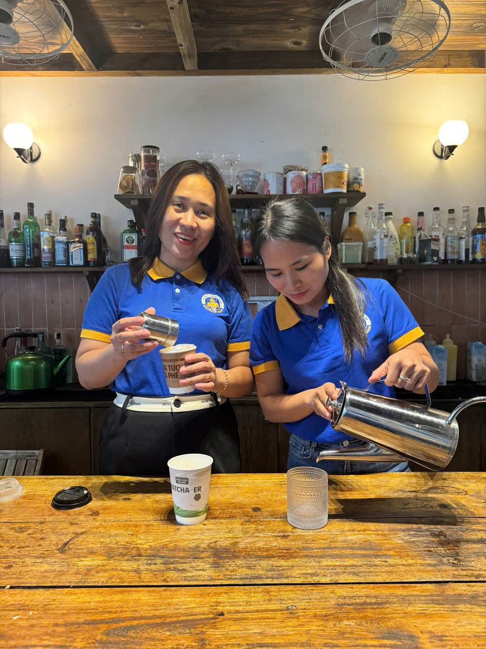 Học pha chế - Trải nghiệm học nghề thực tế ngay tại quán cà phê