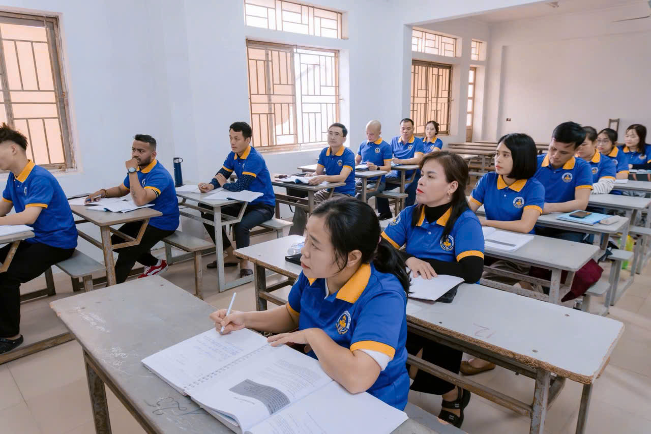 Trường Trung cấp Nguyễn Tất Thành: Rộn Ràng Thi Đua Học Tốt Dâng Tặng Thầy Cô 20/11