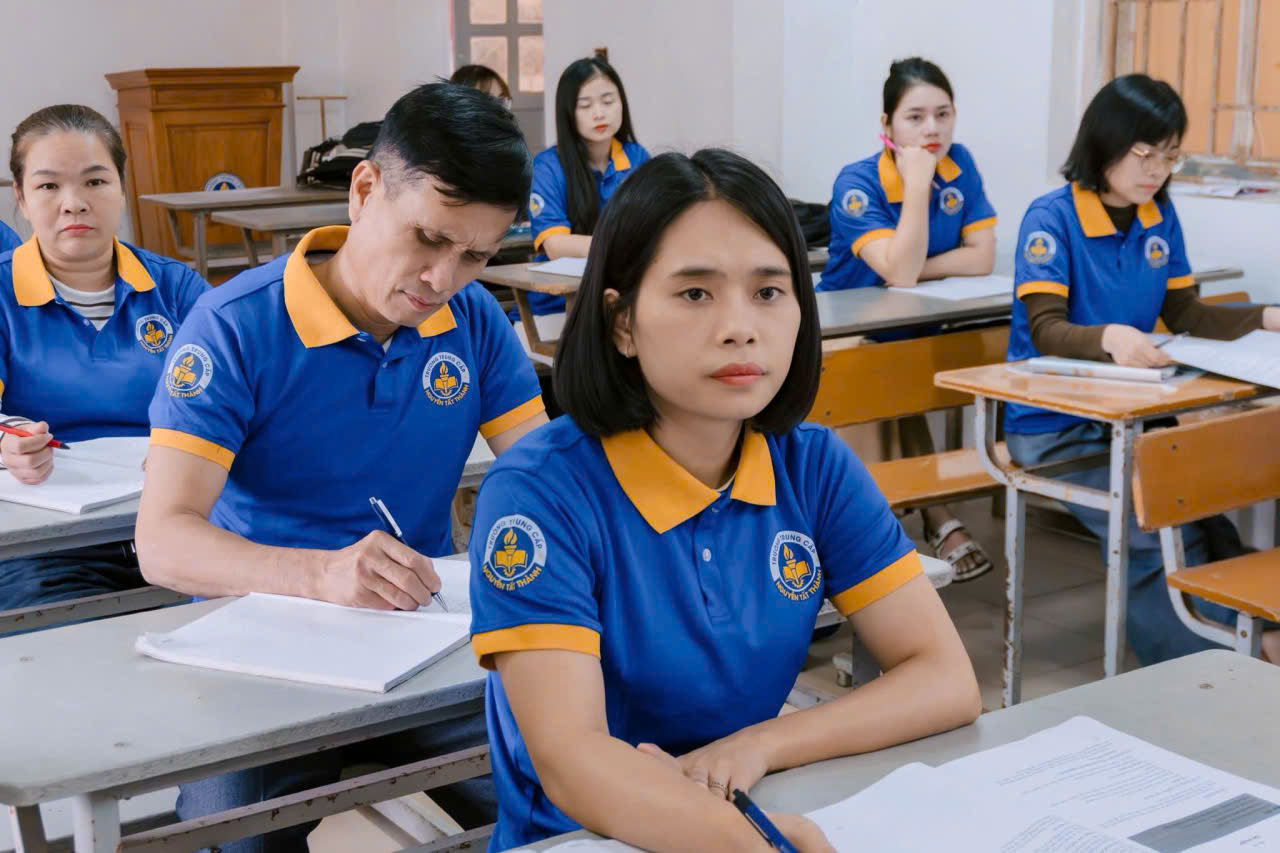 Trường Trung cấp Nguyễn Tất Thành: Rộn Ràng Thi Đua Học Tốt Dâng Tặng Thầy Cô 20/11