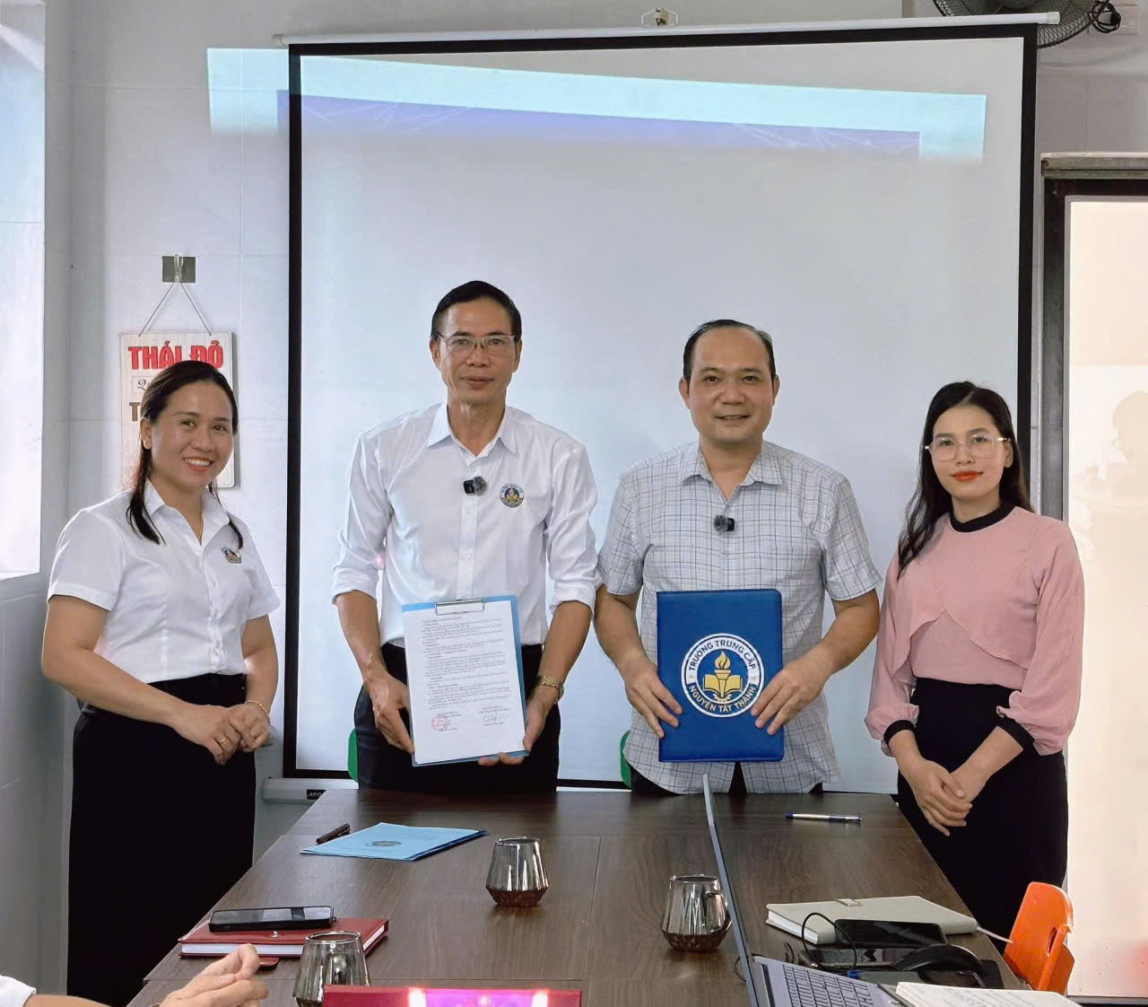 Lễ ký kết hợp tác Trường Trung cấp Nguyễn Tất Thành và Trung tâm Chăm sóc Sức khỏe Phương Đông NDP