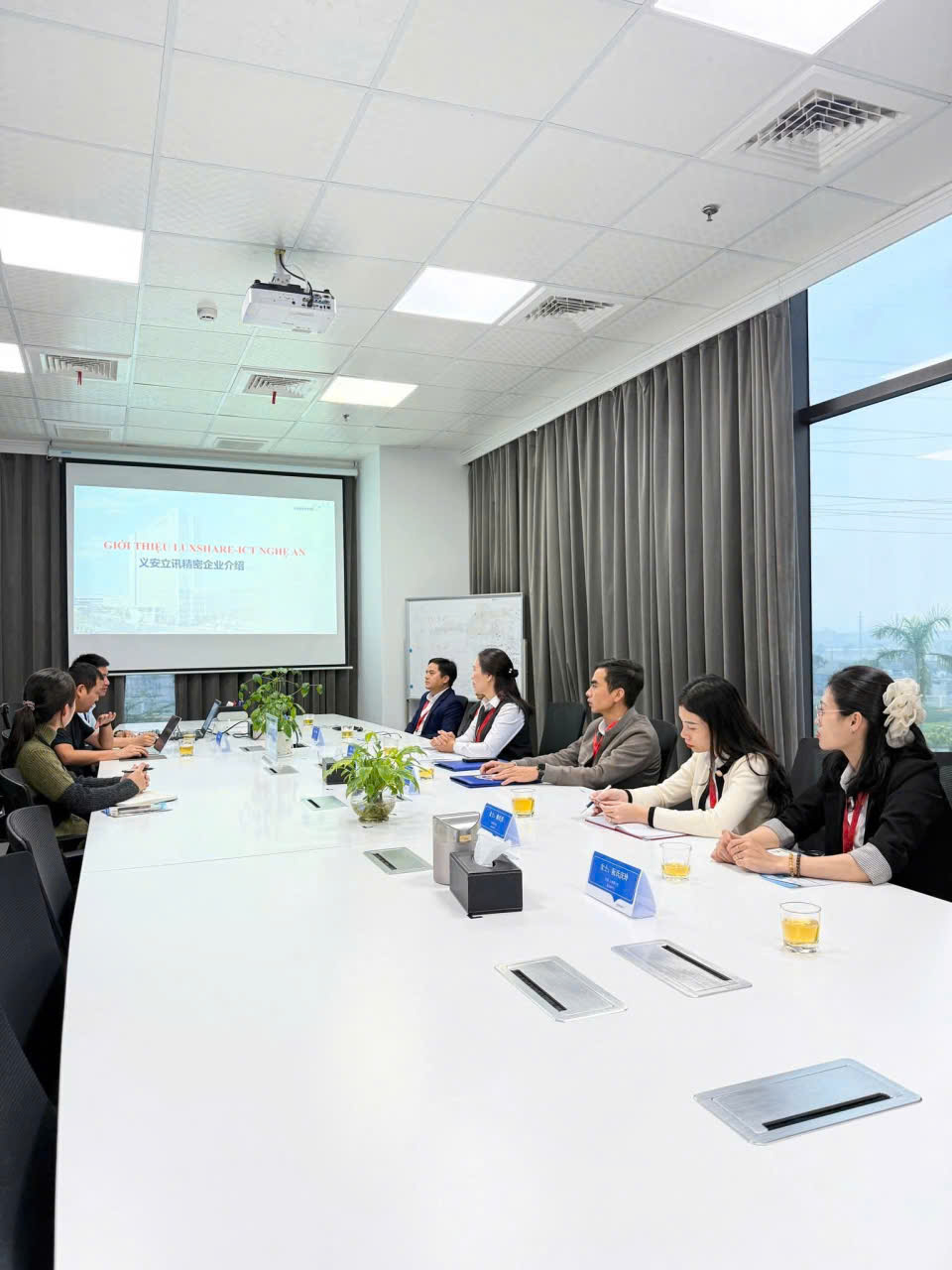 Trung cấp Nguyễn Tất Thành ký kết hợp tác chiến lược cùng Luxshare – ICT Nghệ An: cơ hội làm việc lương cao ngay sau tốt nghiệp