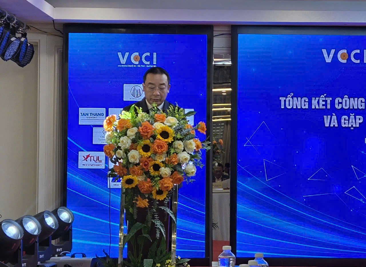 Ông. NGUYỄN VĂN ĐỆ Ủy viên BCH Đảng bộ tỉnh, Phó Chủ tịch UBND tỉnh Nghệ An phát biểu tại buổi lễ