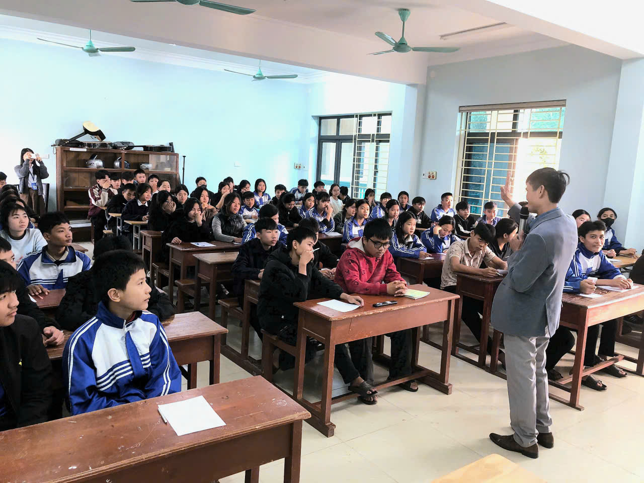 Học bổng Trường Trung cấp Nguyễn Tất Thành