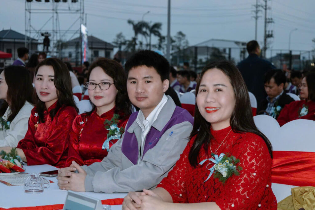 Trường Trung cấp Nguyễn Tất Thành Tham Dự Year End Party 2025 Tại Luxshare-ICT Nghệ An