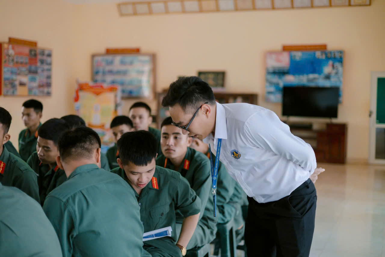 Rời Tay Súng, Vững Tay Nghề: Hành Trình Từ Chiến Sĩ Đến Thủ Lĩnh Tương Lai