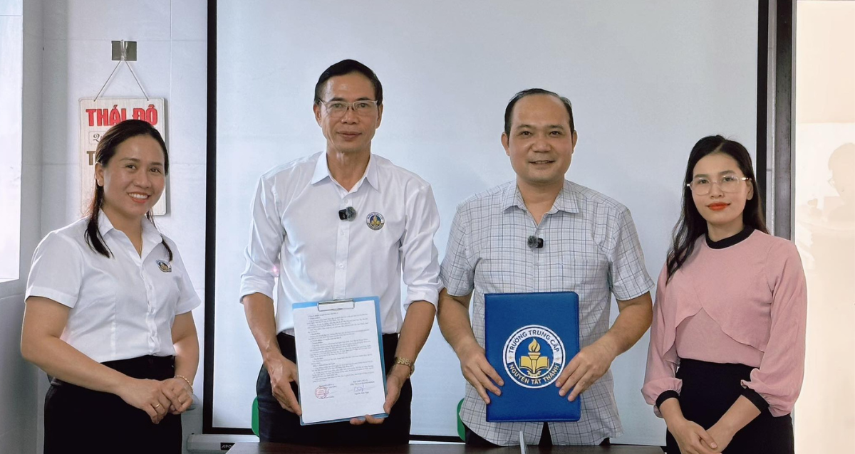 Trường Trung cấp Nguyễn Tất Thành ký kết hợp tác với Công ty Phương Đông NDP nhằm tăng cường liên kết đào tạo, tạo điều kiện cho học sinh thực hành, thực tập tại doanh nghiệp và mở rộng cơ hội việc làm sau khi tốt nghiệp.